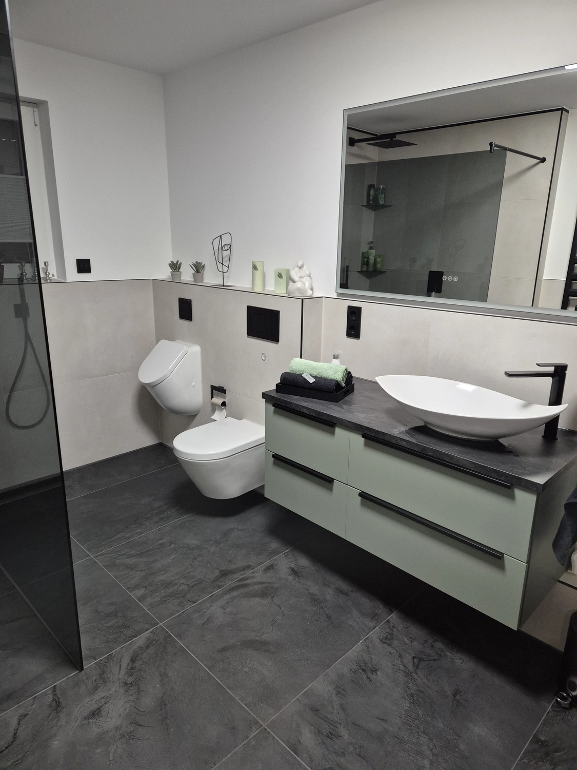 Fliesenlegermeister Denis Le Clerc GmbH — Lichtelemente & Badspiegel