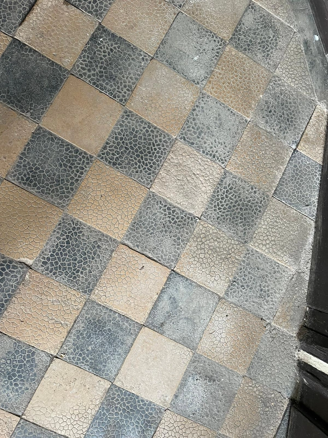 Fliesenlegermeister Denis Le Clerc GmbH — Terrassen- & Wegebau